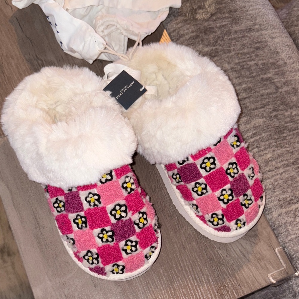 American Eagle Outfitters Pink Floral Check Fuzzy Clog Mules